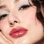 رژ لب حجم دهنده و براق کننده لب شیگلم SHEGLAM رنگ First Crush - Image 2